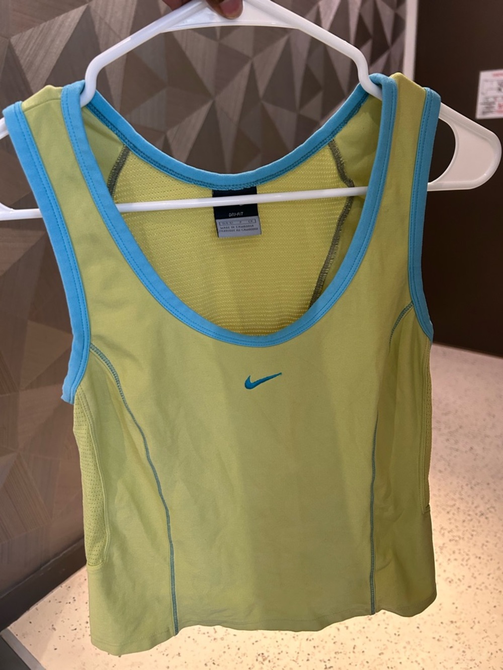 Vintage Nike Women’s athletic top